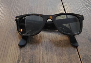 Ray-Ban RB2140 902 50-22 Wayfarer Green Lenses Unisex Sunglasses Tortoiseshell