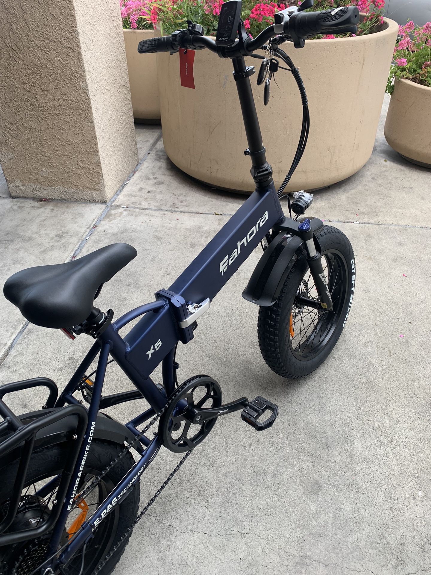 Eahora X5 20” Fat Tires Electric Bike for Sale in Huntington Beach, CA