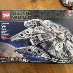 4 Lego Sets. Star Wars, Minions, Bat Mobile, Prison Island