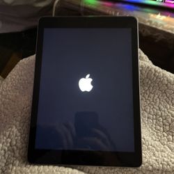 iPad 6th Gen iCloud Locked 60$
