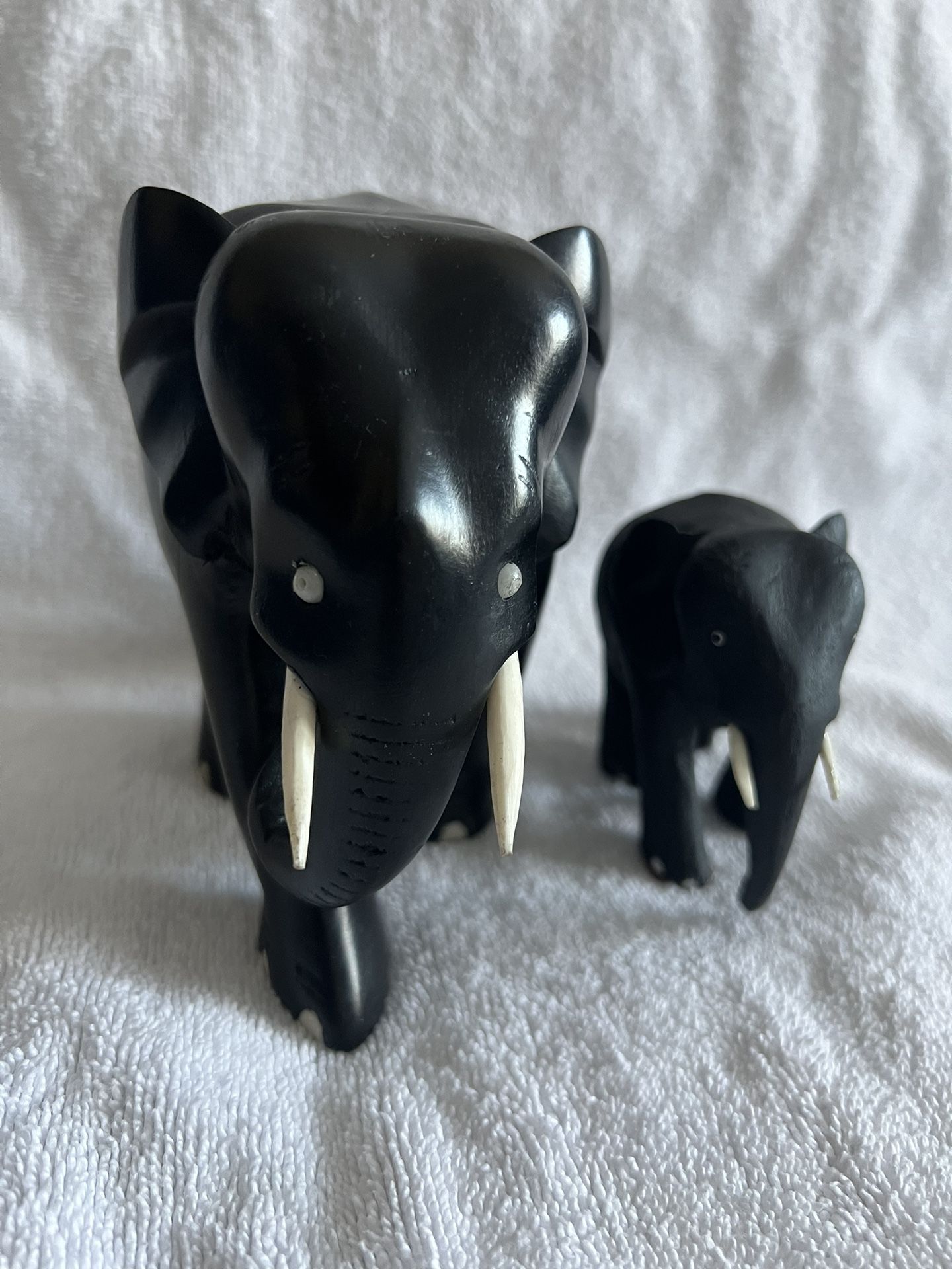 Vintage Solid Ebony Carved Elephants Animal Decor Figure Sculptures
