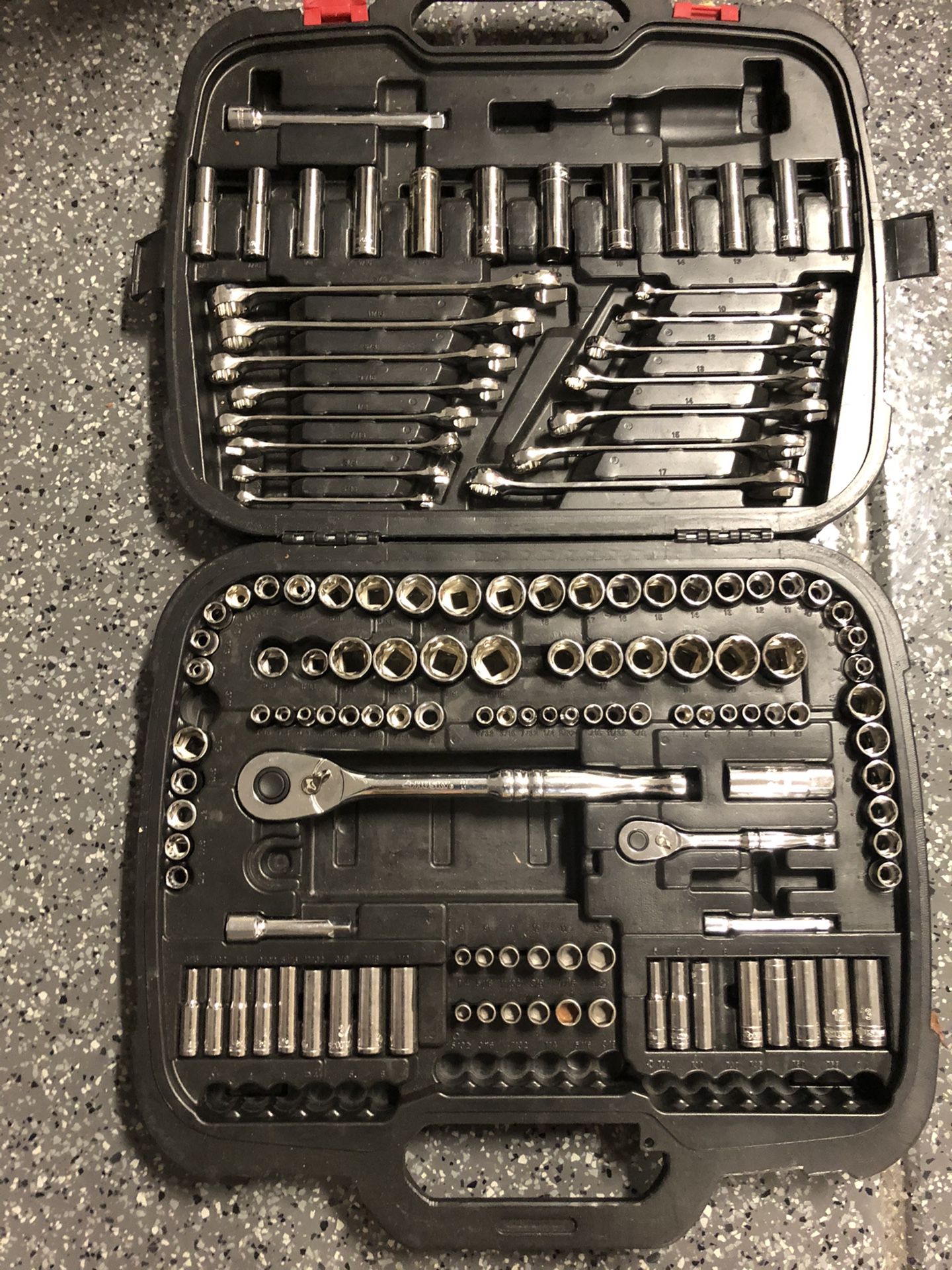 Husky 185 piece SAE and MM handel tools missing parts