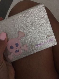 Urban Decay eyeshadow pallet