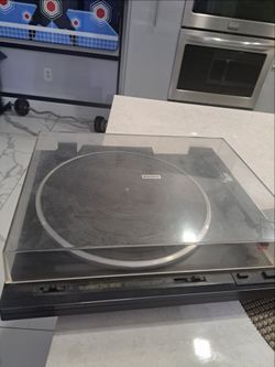 200+ Vinyl discs+console