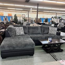 🔥 Flash Deal 🔥 Brand New 2pc Name Brand Sectional Couch $1100, Finance Available, Delivery Available 