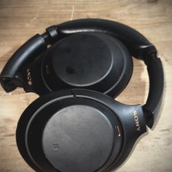 Sony WH1000XM4 Wireless Noise-Cancelling Over-the-Ear Headphones