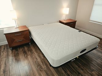Italian Queen Bedroom Set With 2 Like New Nightstands, 2 Lamps, Simmons Like New Matress. SEE DESCRIPTION