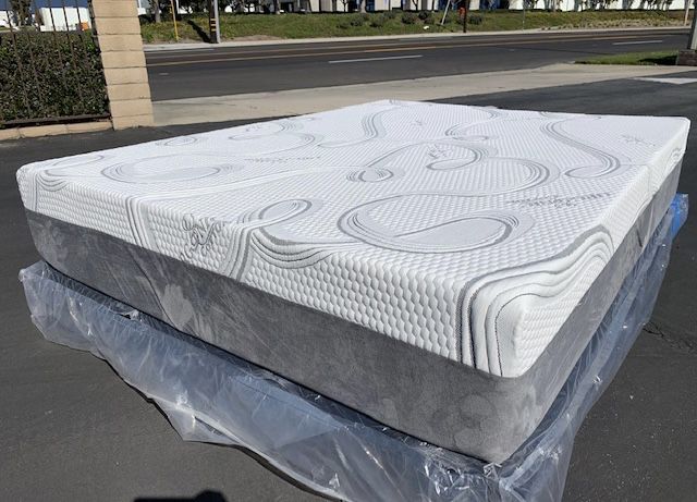full sized innersring mattress andbox sring