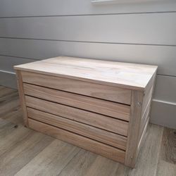 23.4 in.W Rustic Storage Box Rectangular Solid Pine Wood Medium Storage Box 