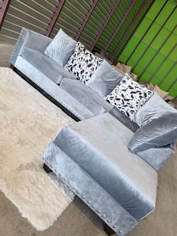Nice sectional couch sofa (DELIVERY AVAILABLE)