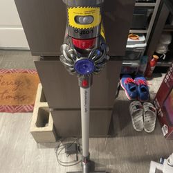 Dyson V7 Motörhead Orgin Cordless Vacuum 