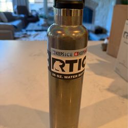 New RTIC 26oz Sparkly water bottle