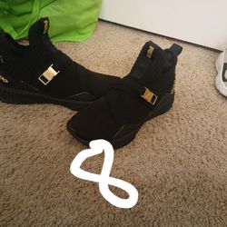 Slide On Pumas Size 8 Women 