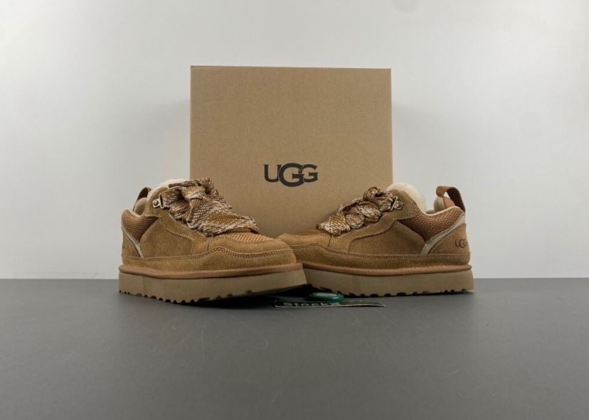 UGG Women’s Lowmel Size 5