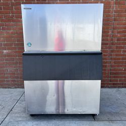 Hoshizaki KM-1301SRH Remote Ice Maker Crescent Cube Style 1400 Lb/Day