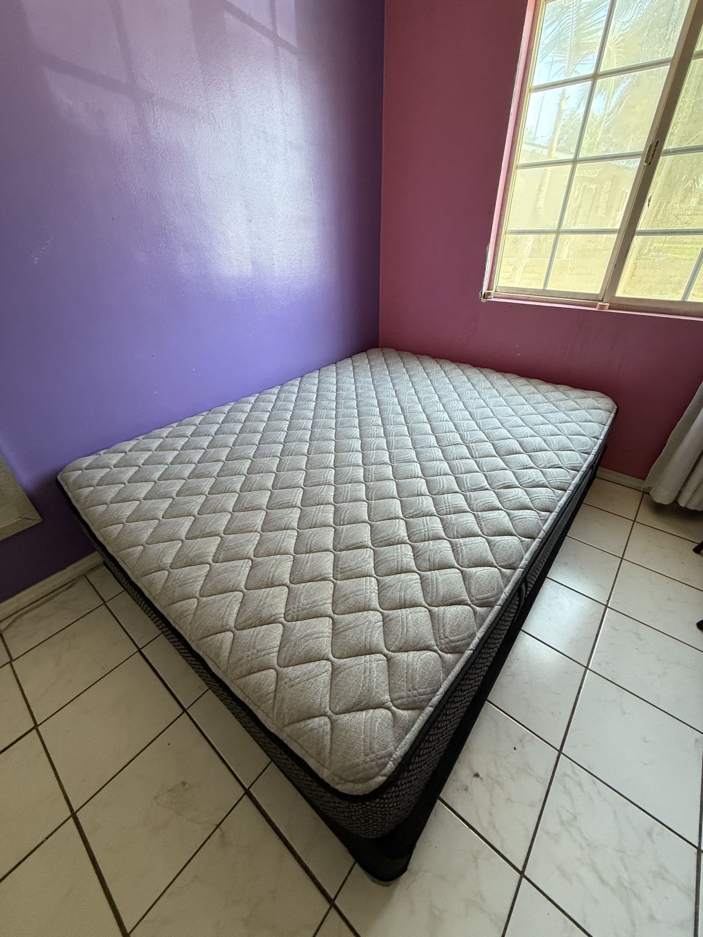 Queen Mattress & Box Spring โ Clean, Great Condition