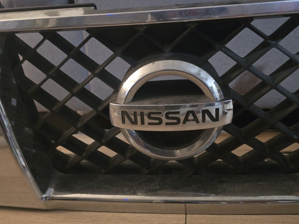 Nissan Titan 06 Grille OEM