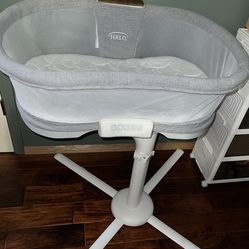HALO Bassinest Swivel Sleeper