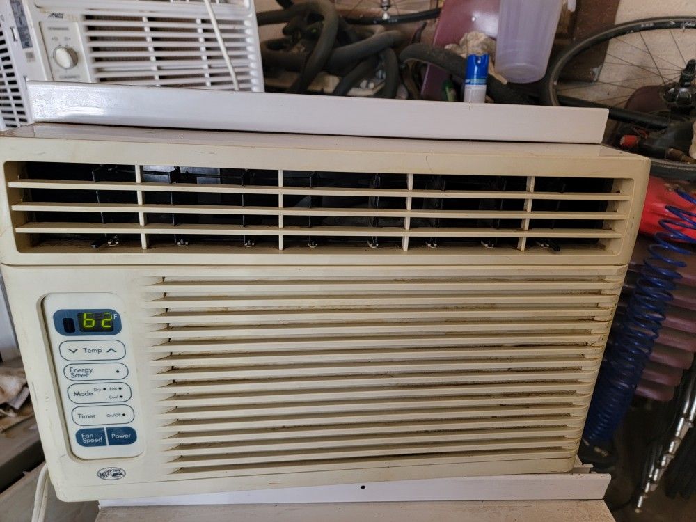 Hampton Bay Air Conditioner 6,000 Btu/h