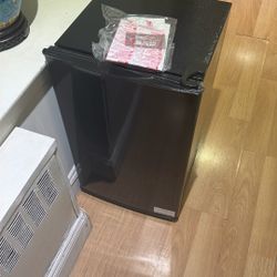 New Fridge W Freezer Stopped Working 