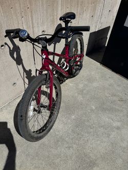 Specialized Jett 20" Kids Bike - Gloss Raspberry (Good Condition