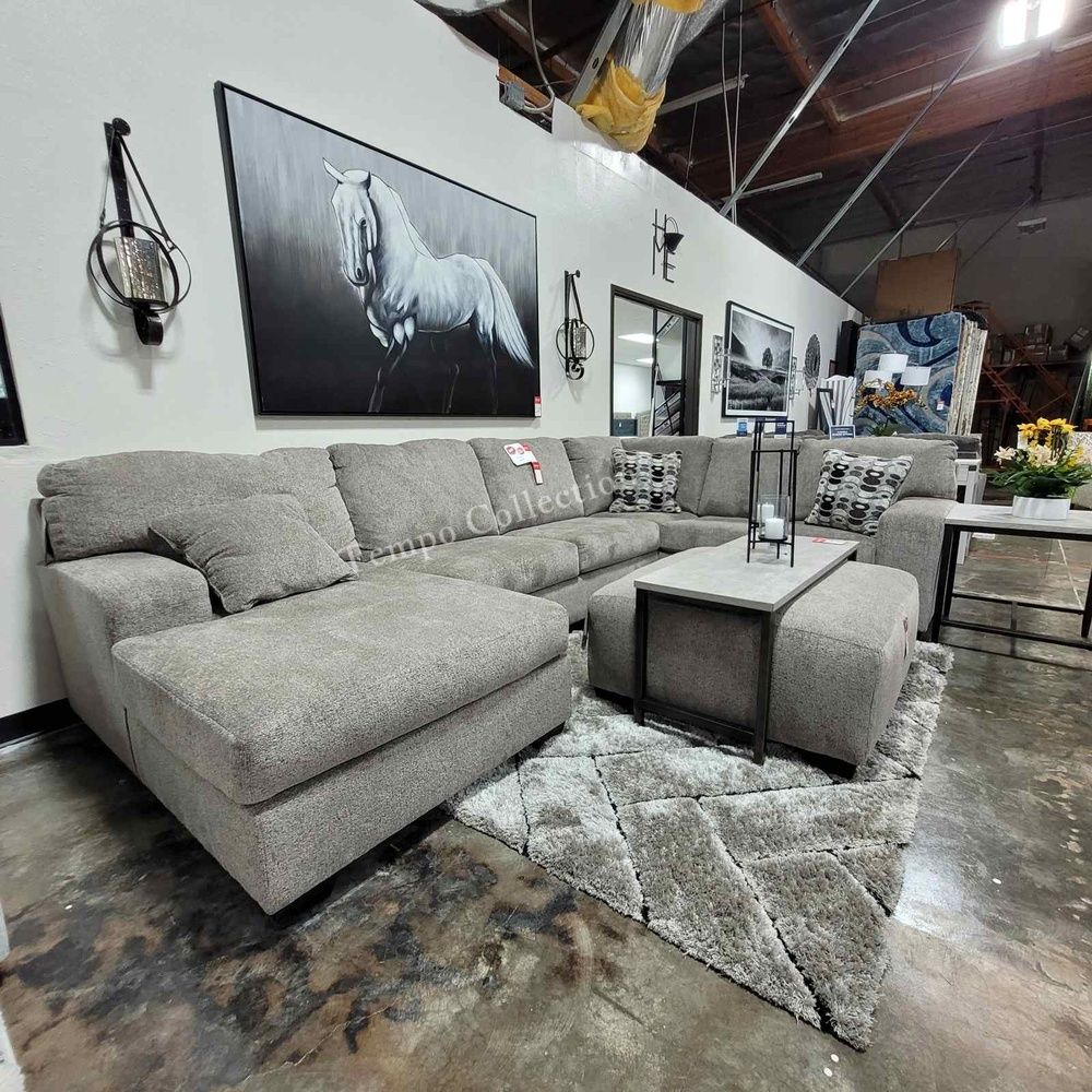 Sectional couch for living room