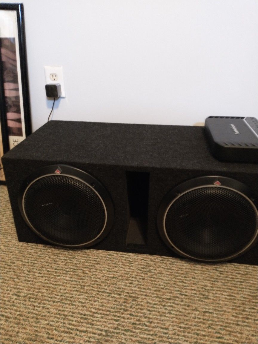 Brand New Rockford Fosgate P3 10inch Subwoofers With Carpeted Box And Amp