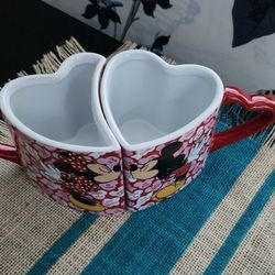 RARE 2015 Disney Store Mickey & Minnie Kissing Mugs Valentine’s Set