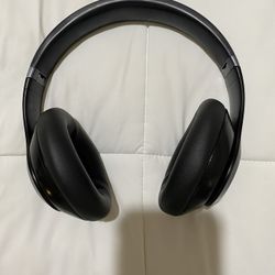 Beats Studio Pro