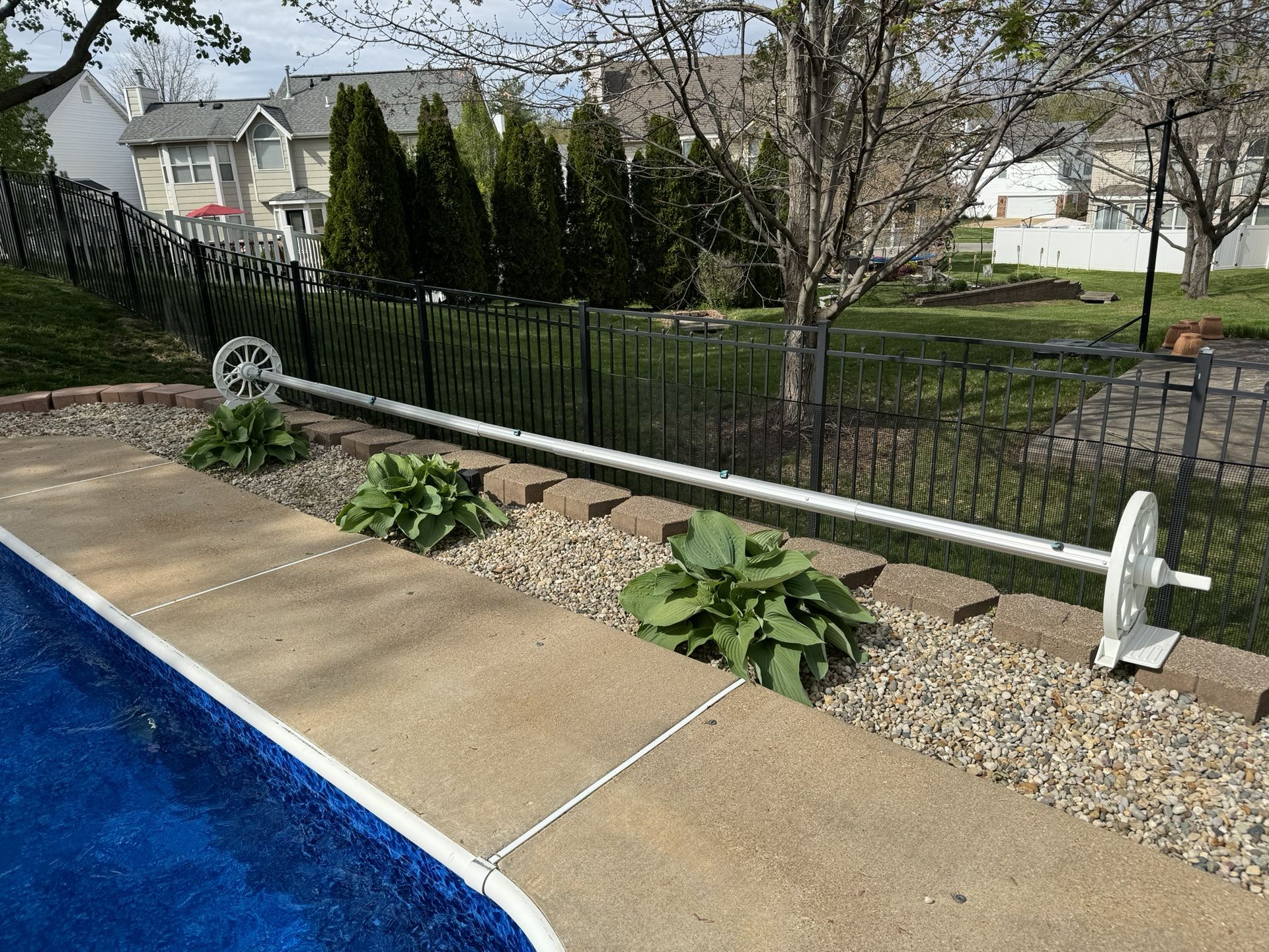 Solar Panel Pool Cover And Reel. 