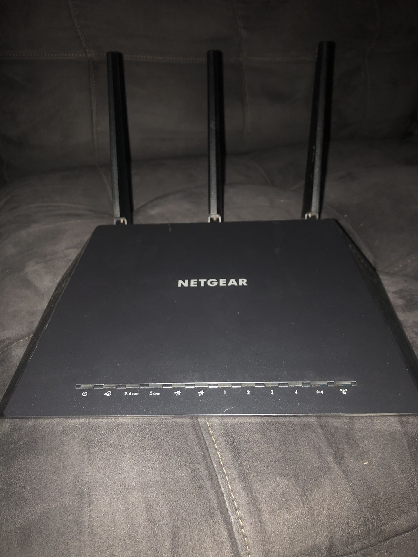 NETGEAR AC1900 NightHawk WiFi Router