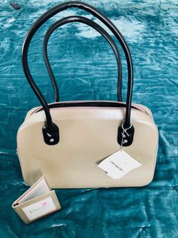 Cream Beijo faux patent leather purse