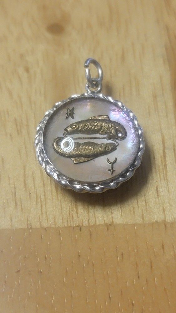 Sterling Silver & Mother of pearl Pendant (pisces)astrology 