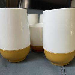 12 Piece Set Vintage Thermos Insulated Tumblers: White & Harvest Gold Plastic Cups