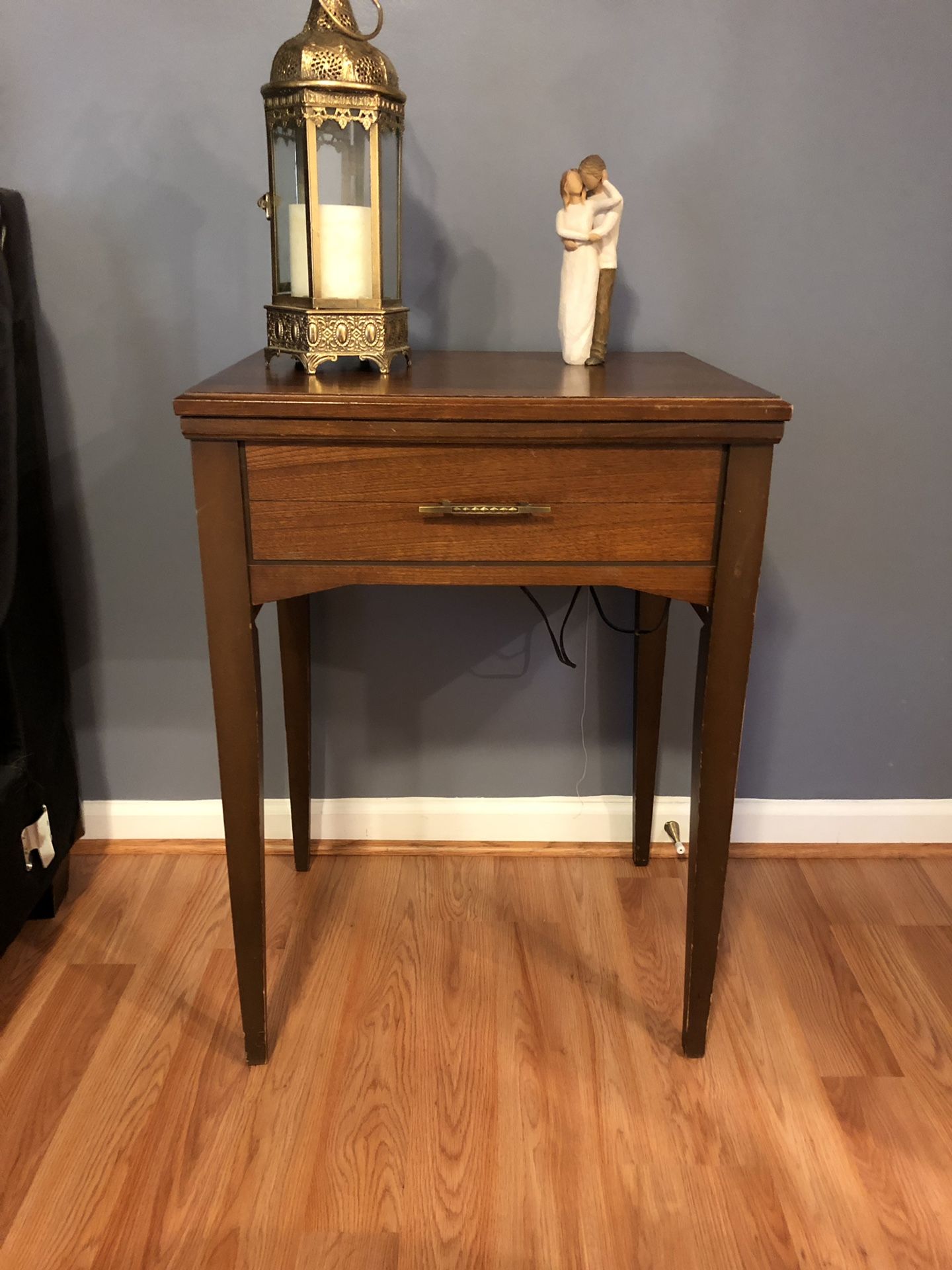 Sewing machine Table