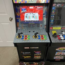 X-Men vs Street Fighter Arcade 1UP Machine with Riser