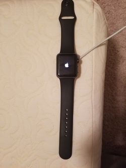 2 watchs Samsung Gear S2 Classic and Apple watch 38mm