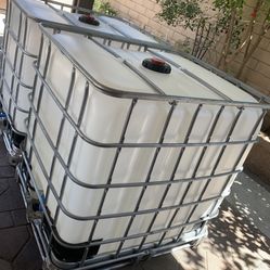 250 Gallon Water Tanks 