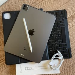 iPad Pro 11” (Face ID / 2020 model) 2nd Generation 128GB with keyboard case,  pen & Accessories 