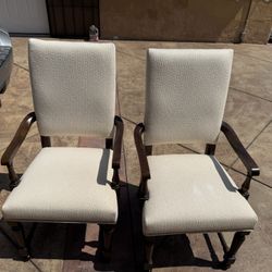 Bassett Furniture Dining Table Chairs Beige, Not Pottery Barn