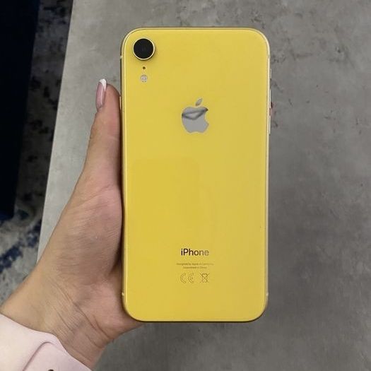 iPhone xr Yellow 256gb Unlocked for Sale in Kirkwood, MO - OfferUp