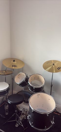 Tama Imperial Full Drumset w/ chair and floor mat