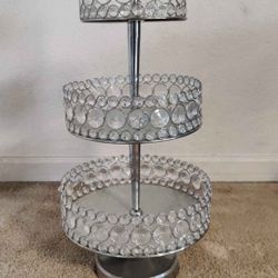 Sparkly 3-tier crystal stand holder