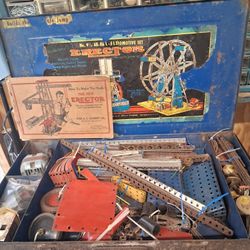 VINTAGE 1930"S.  ERECTOR SET