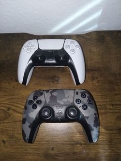 PS5 controllers