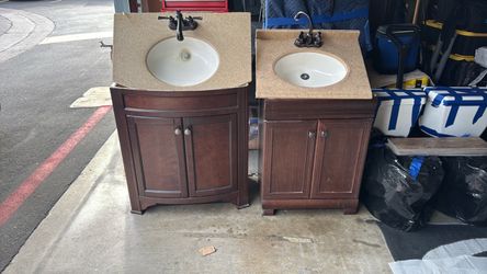 Bathroom vanity Kohler Toliet