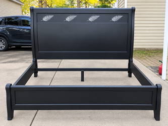 Queen bed w/ end of bed bench