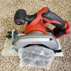 Milwaukee Circular Saw 
