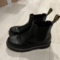 Dr. Martens Men’s Chelsea Boots 