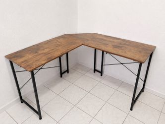 Rustic L-Shaped Corner Desk with Black Metal Frame